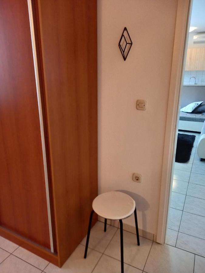 Apartman Katica Banjol Exteriér fotografie
