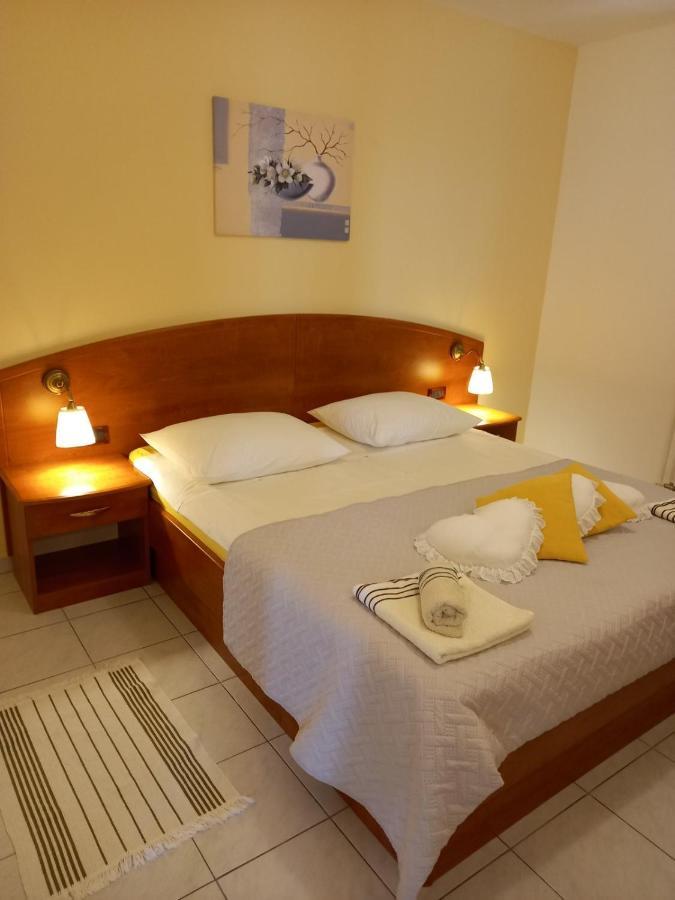 Apartman Katica Banjol Exteriér fotografie