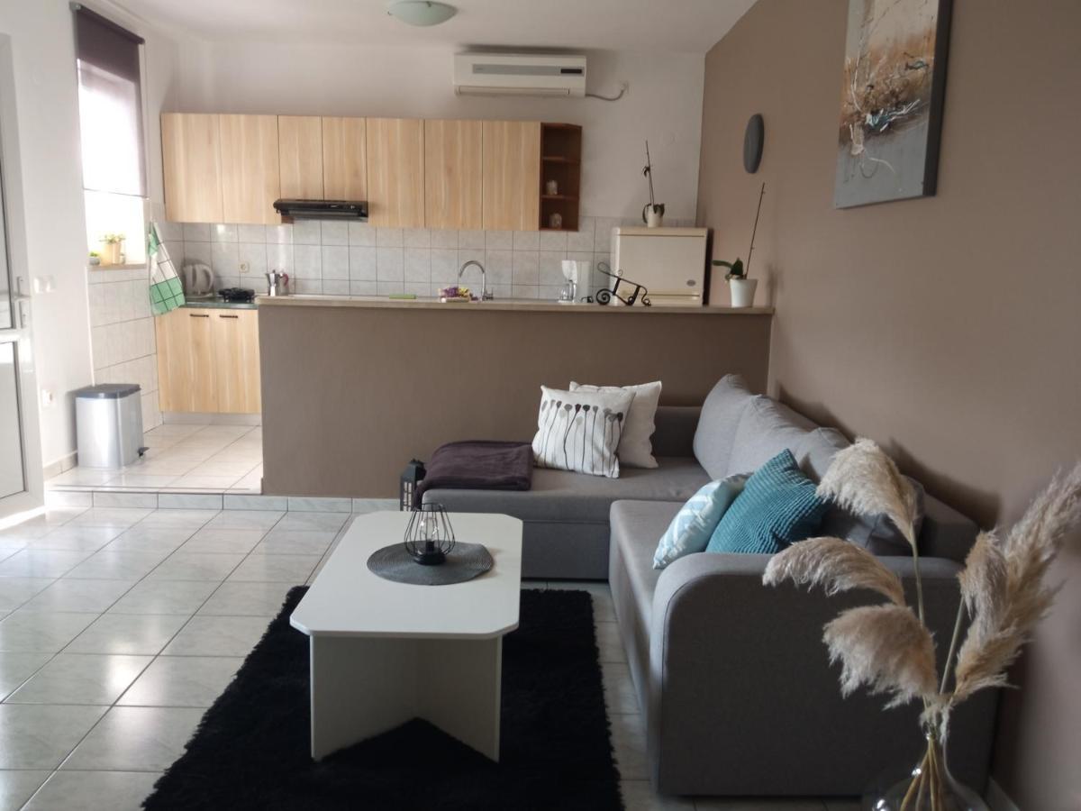 Apartman Katica Banjol Exteriér fotografie